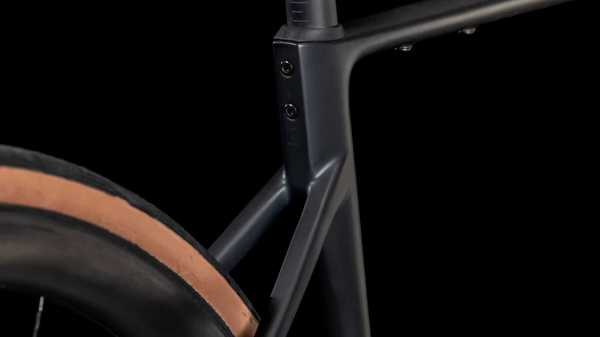 Cube Attain C:62 SLT carbon´n´rainbow
