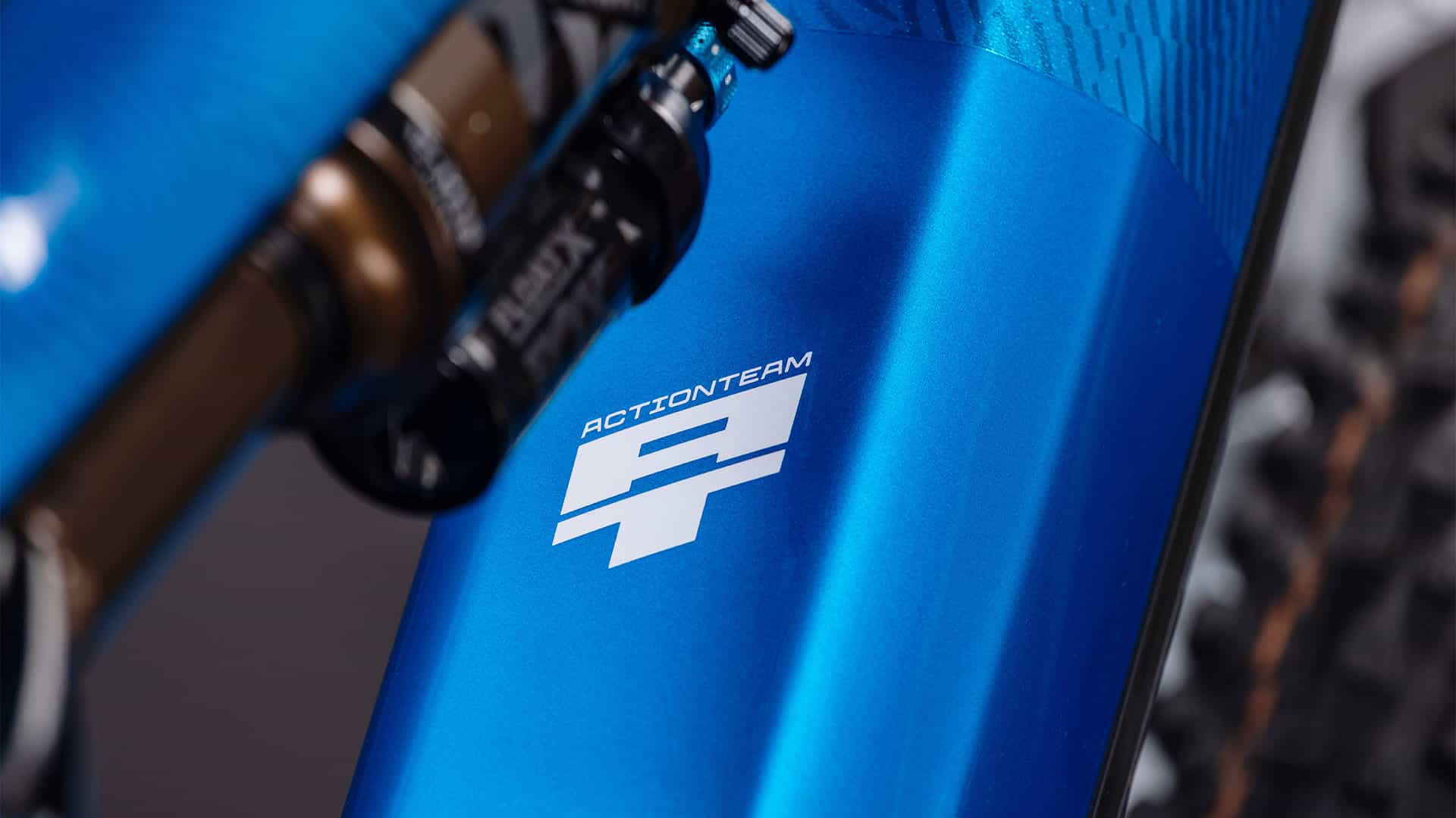 Cube Stereo Hybrid ONE44 HPC AT 800 actionteam